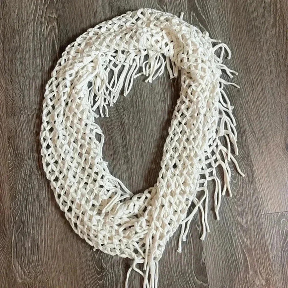Women’s Cream Colored Infinity scarf. One Size - Picture 2 of 3